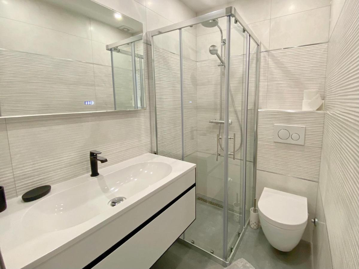 Guest House Meri โบล ภายนอก รูปภาพ