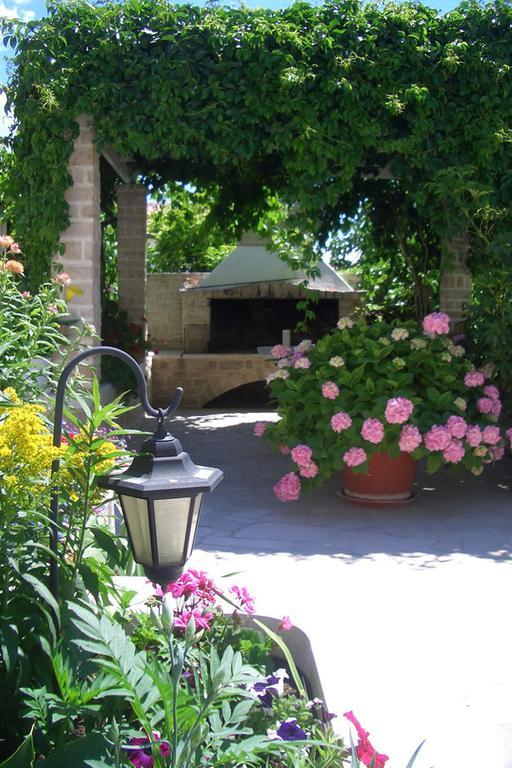 Guest House Meri โบล ภายนอก รูปภาพ
